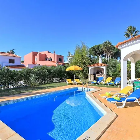 Spacious 4 Bedroom Villa, Private Pool, Free Air Conditioning And Wifi Villa