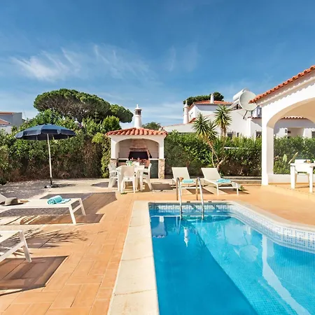 Spacious 4 Bedroom Villa, Private Pool, Free Air Conditioning And Wifi 빌라 *