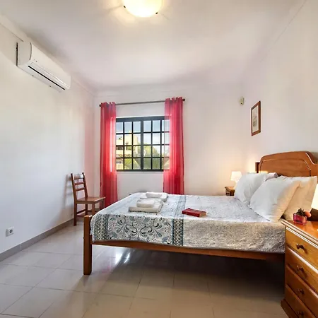 빌라 Spacious 4 Bedroom Villa, Private Pool, Free Air Conditioning And Wifi 쿼테이라