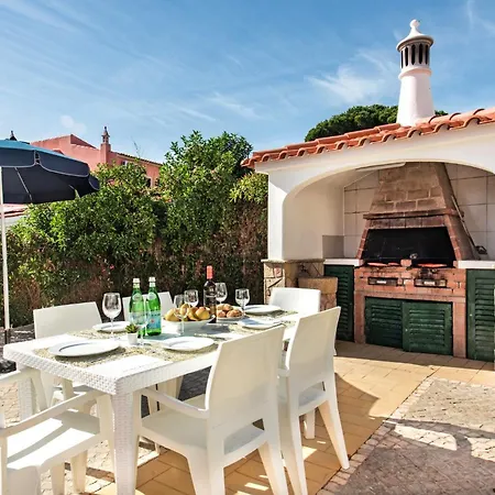 Spacious 4 Bedroom Villa, Private Pool, Free Air Conditioning And Wifi * 쿼테이라
