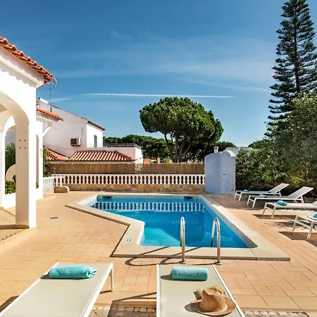 Spacious 4 Bedroom Villa, Private Pool, Free Air Conditioning And Wifi Βίλα