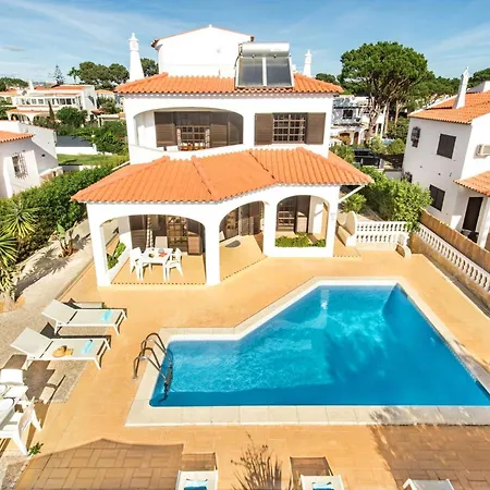 Spacious 4 Bedroom Villa, Private Pool, Free Air Conditioning And Wifi