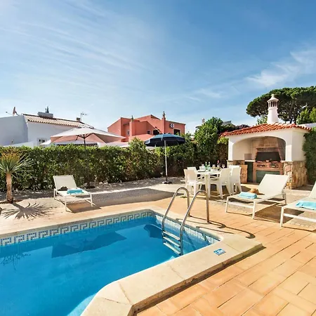 Spacious 4 Bedroom Villa, Private Pool, Free Air Conditioning And Wifi Quarteira