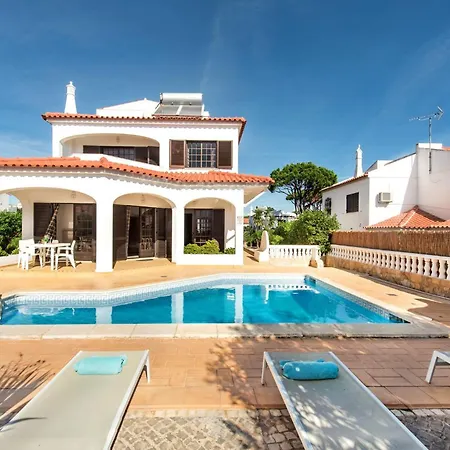 Βίλα Spacious 4 Bedroom Villa, Private Pool, Free Air Conditioning And Wifi