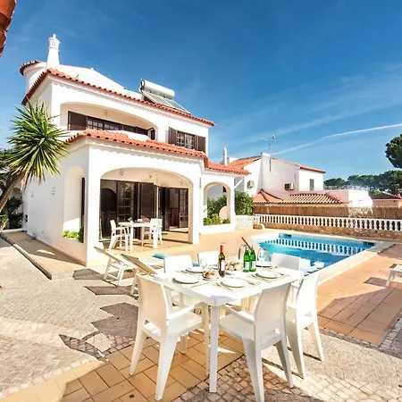 Spacious 4 Bedroom Villa, Private Pool, Free Air Conditioning And Wifi Βίλα Quarteira