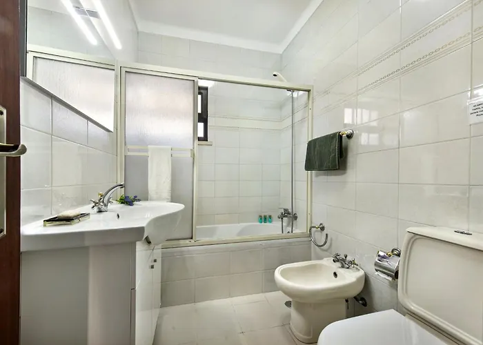 Villa Spacious 4 Bedroom Villa, Private Pool, Free Air Conditioning And Wifi