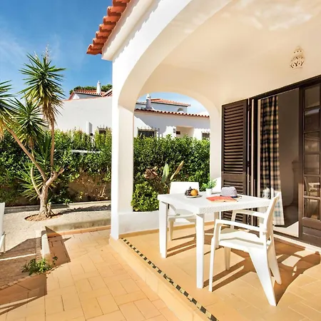 Spacious 4 Bedroom Villa, Private Pool, Free Air Conditioning And Wifi Quarteira